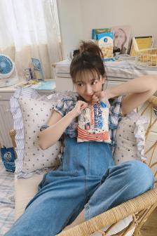 色女子